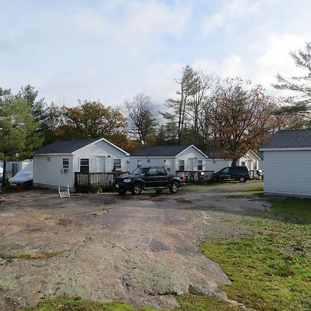 Halls Cottages Honey Harbor Exterior foto