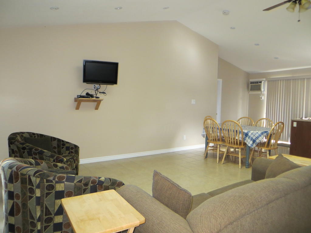 Halls Cottages Honey Harbor Habitación foto