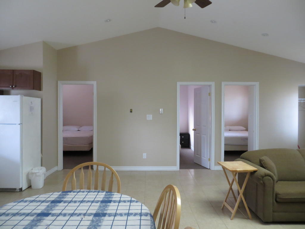 Halls Cottages Honey Harbor Habitación foto