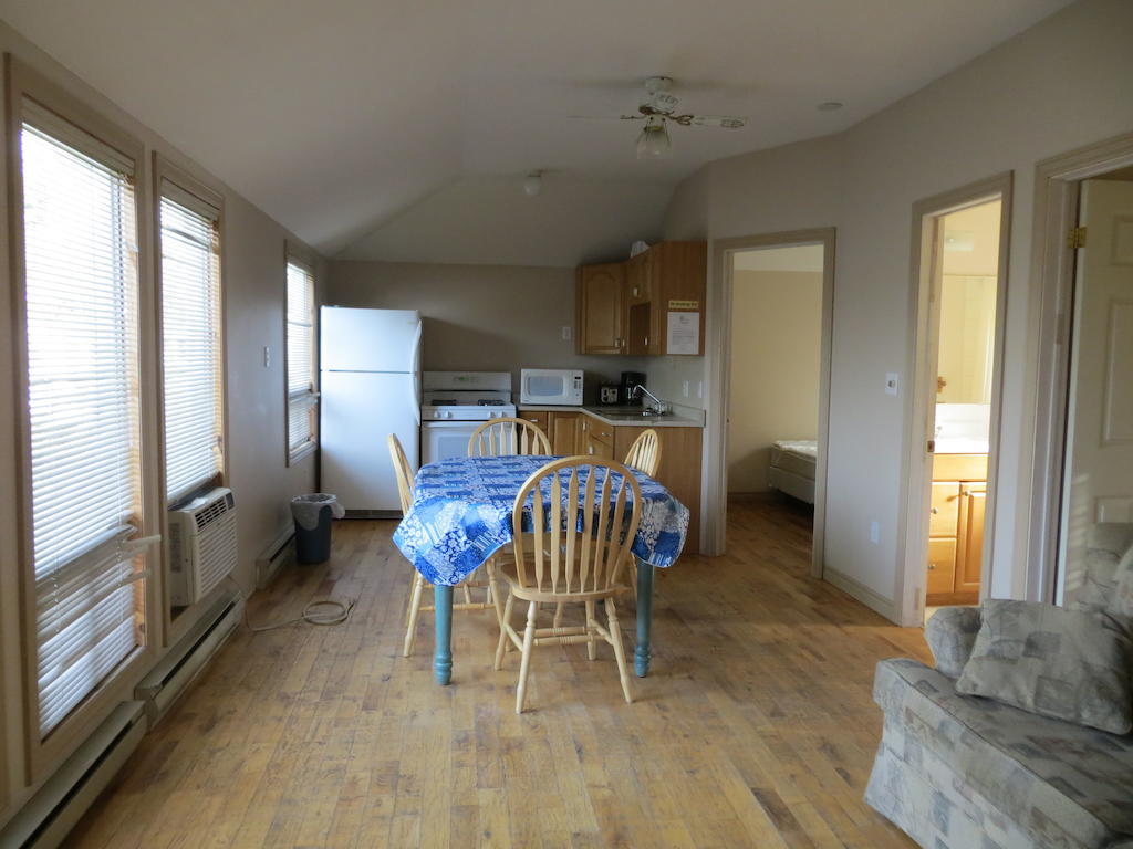 Halls Cottages Honey Harbor Habitación foto