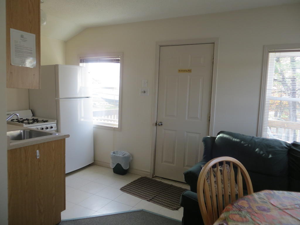 Halls Cottages Honey Harbor Habitación foto